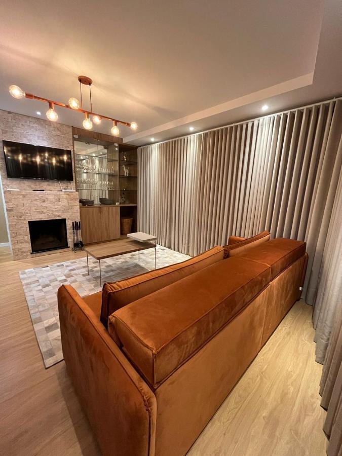 Apartamento Espetacular, 2 Suites, A 30M Da Rua Coberta Γκραμάντο Εξωτερικό φωτογραφία