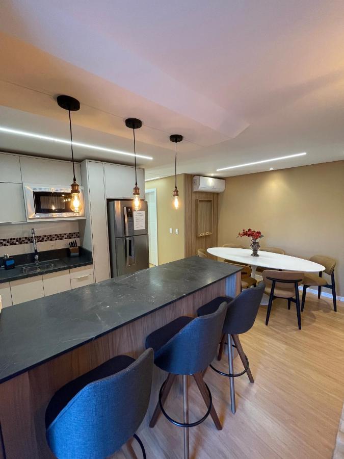 Apartamento Espetacular, 2 Suites, A 30M Da Rua Coberta Γκραμάντο Εξωτερικό φωτογραφία